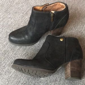 Clarks indigo stacked heel booties leather boots